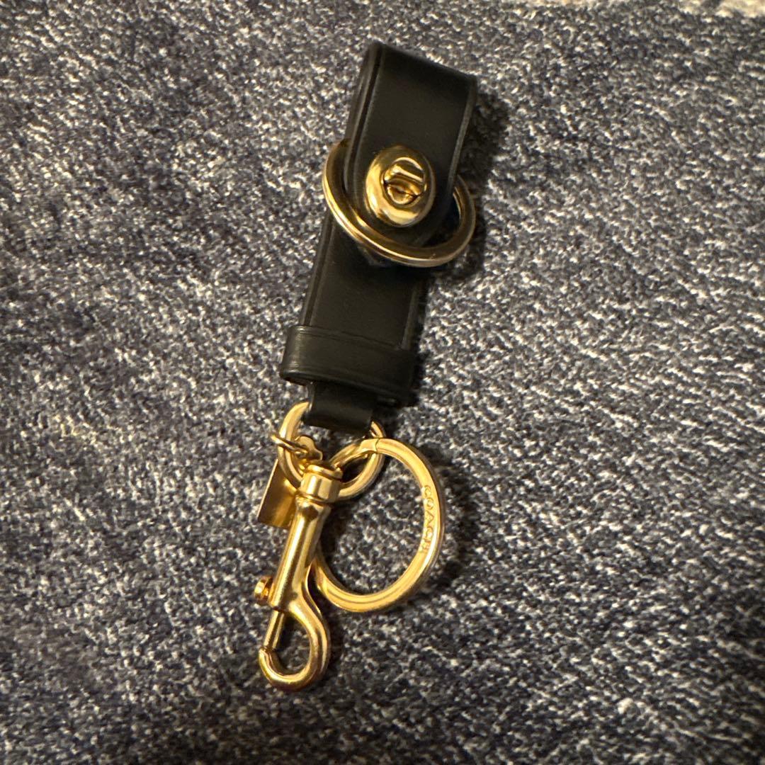 新品 COACH トリガー スナップ バッグ チャーム キーリング
