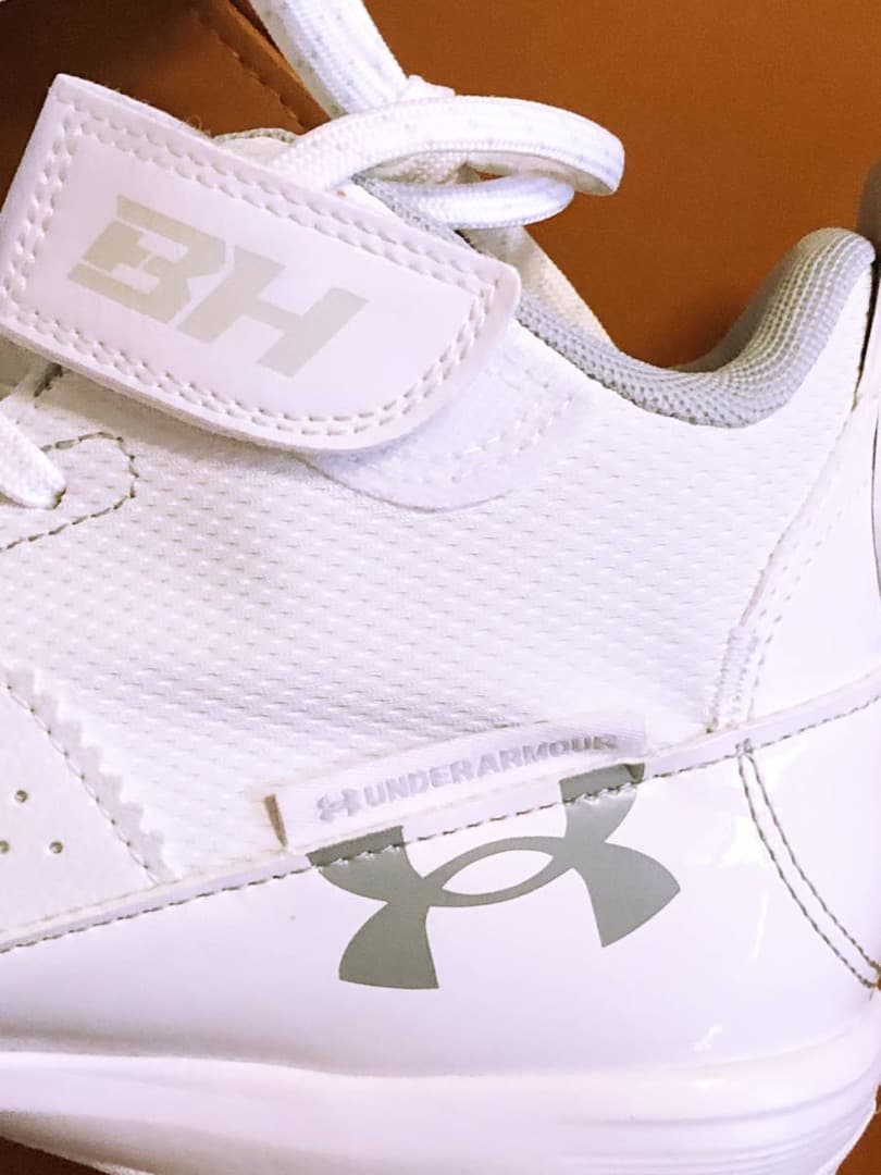 新品☆USA国内限定☆アンダーアーマー野球☆ハーパー7MidRm25.5cm