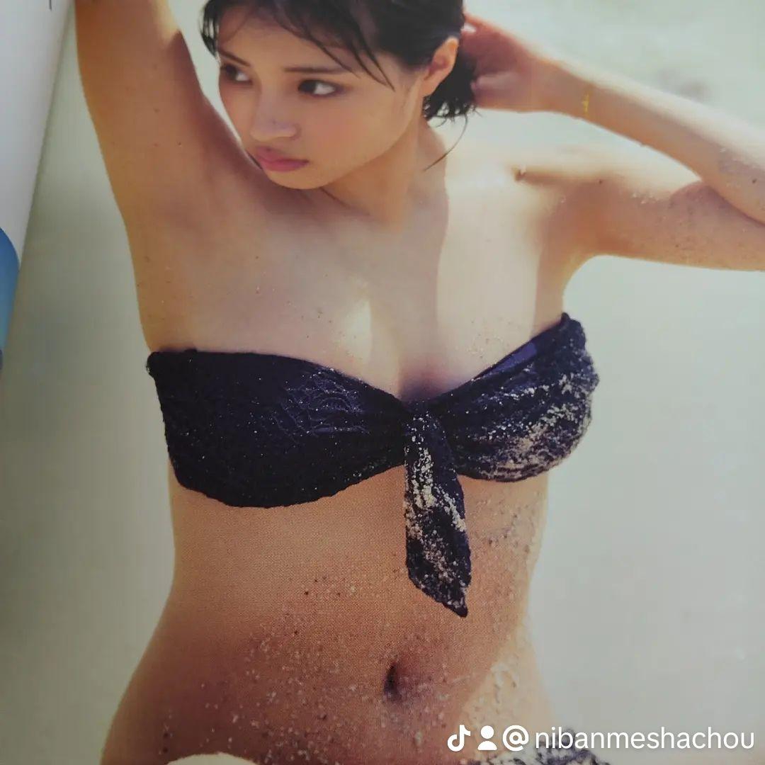 広瀬すず 写真集 - メルカリ