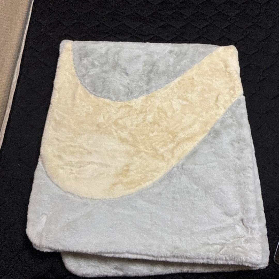 激レア】NIKE W NSW BLANKET FAUX FUR ブランケット