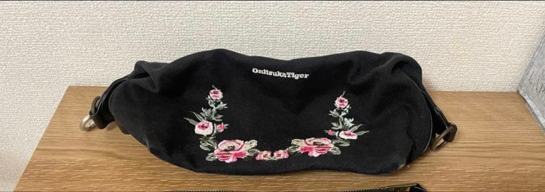 き様専用 オニツカタイガー x アンドレアポンピリオ 花柄 ボディバッグ