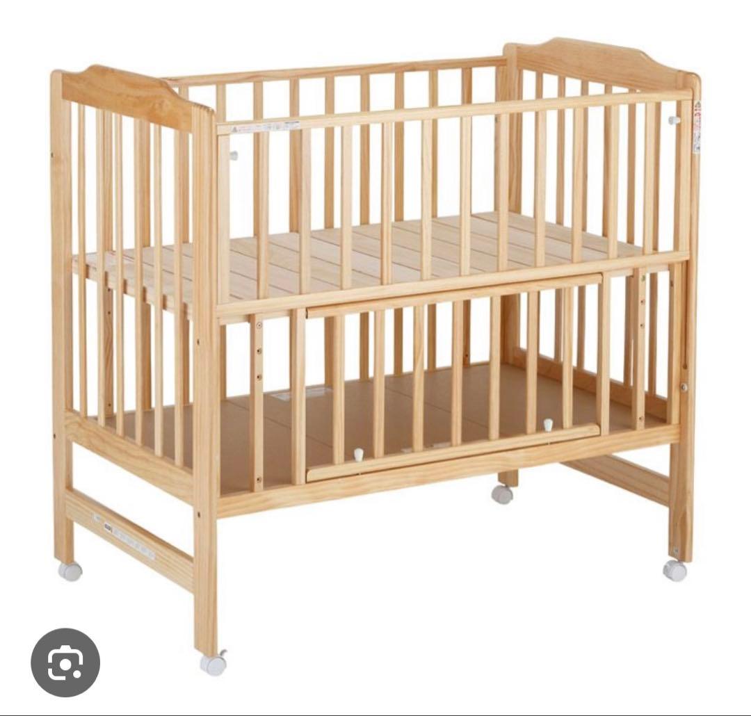 木製ベビーベッド キャスター付き - メルカリ