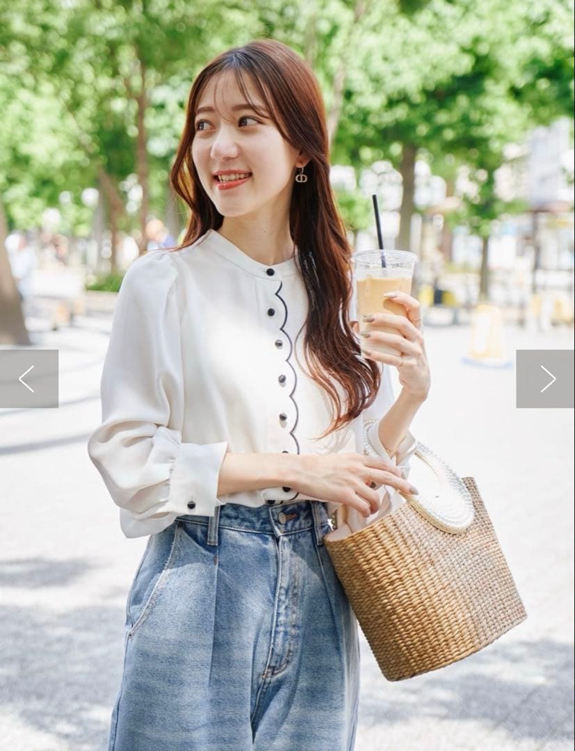 ラブティックボンボン スカラップ刺繍ブラウス