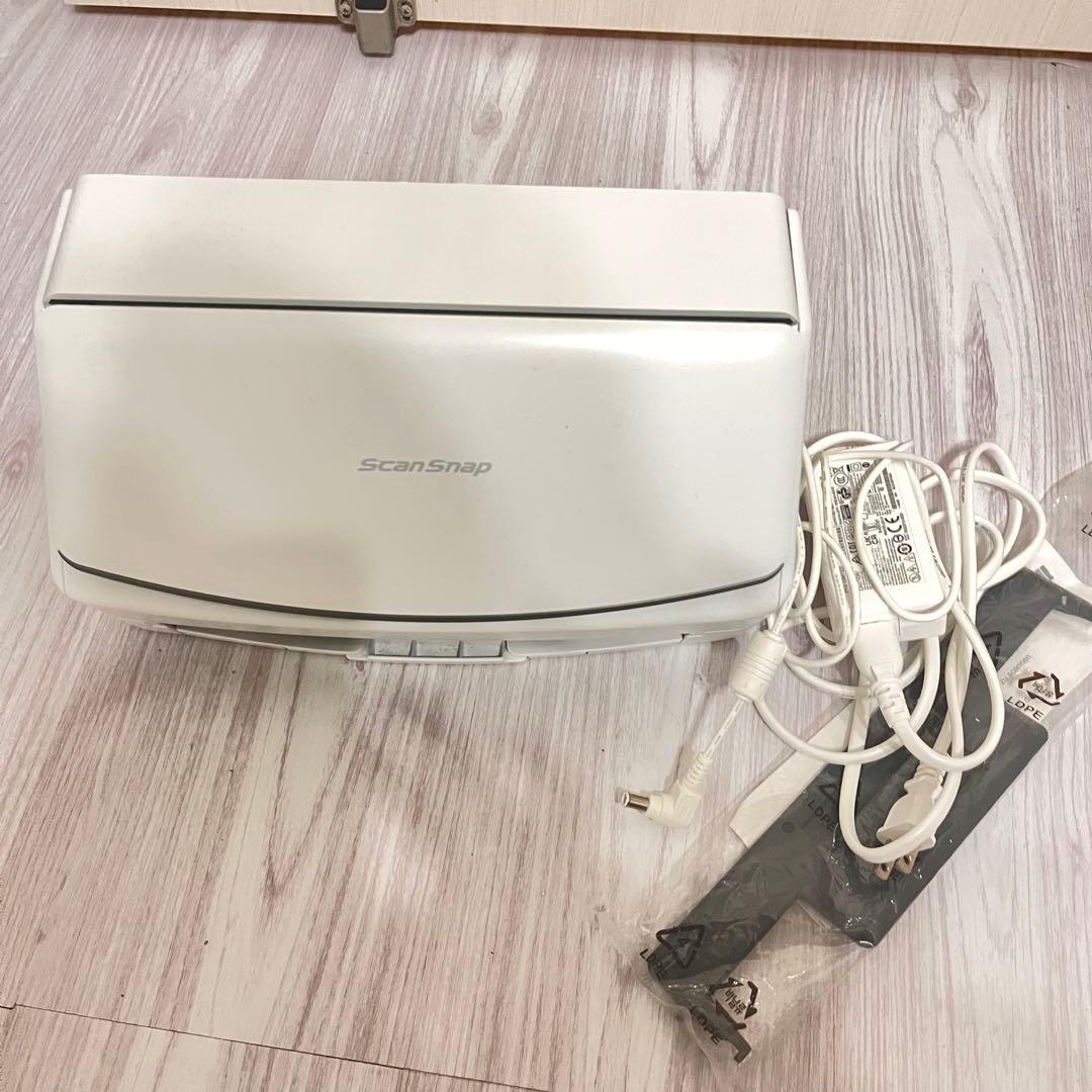 ScanSnap ix1600ホワイト スキャナー ScanSnap iX1600 Touch Screen Document Scanner (White)