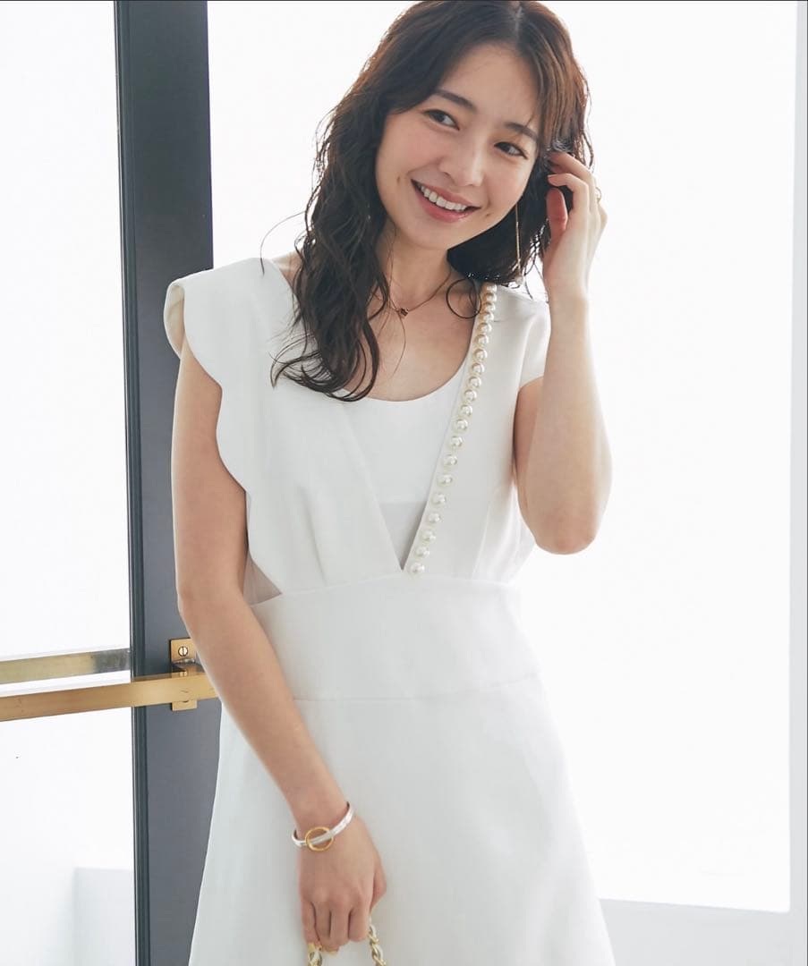 La boutique BonBon スカラップパールフレアジャンドレ - メルカリ