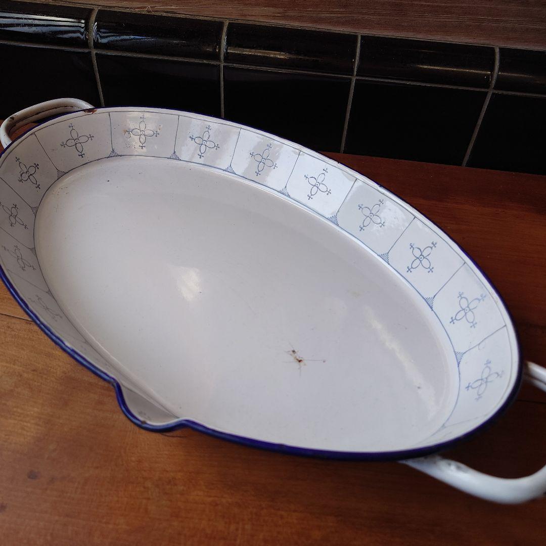 フランスアンティーク琺瑯パン フランス輸入のBB社アンティークのホーローセル缶（ローズガーランド