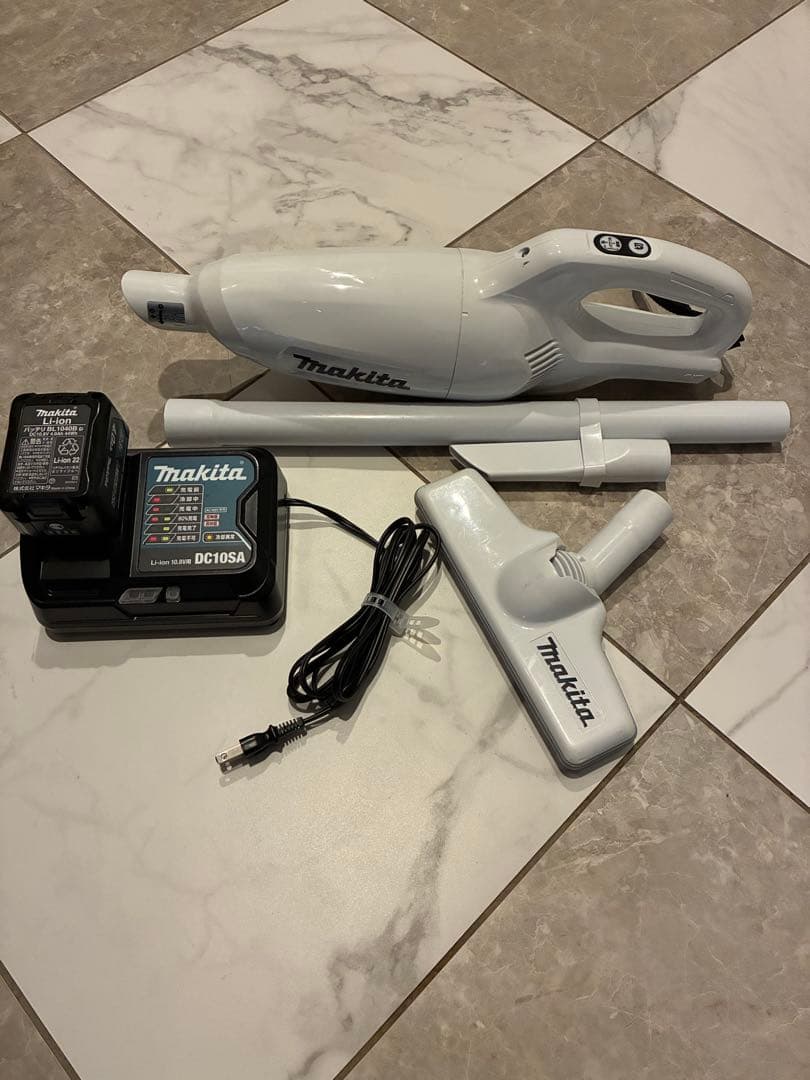 マキタ 掃除機 CL108FDSM（バッテリー4.0Ah・急速充電器付） 楽天市場】当店だけ！バッテリー充電器も1年保証! マキタ10.8V 充電式