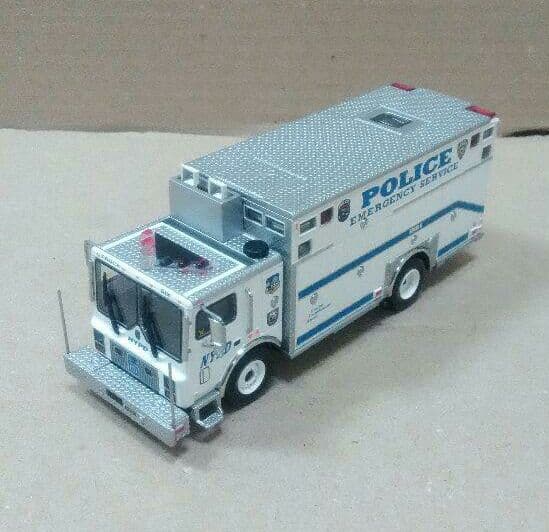 CODE3　NYPD ESU  1/64 絶版品　その3 激レア Greenlight Code 3 NYPD Custom ESU Truck!! - YouTube
