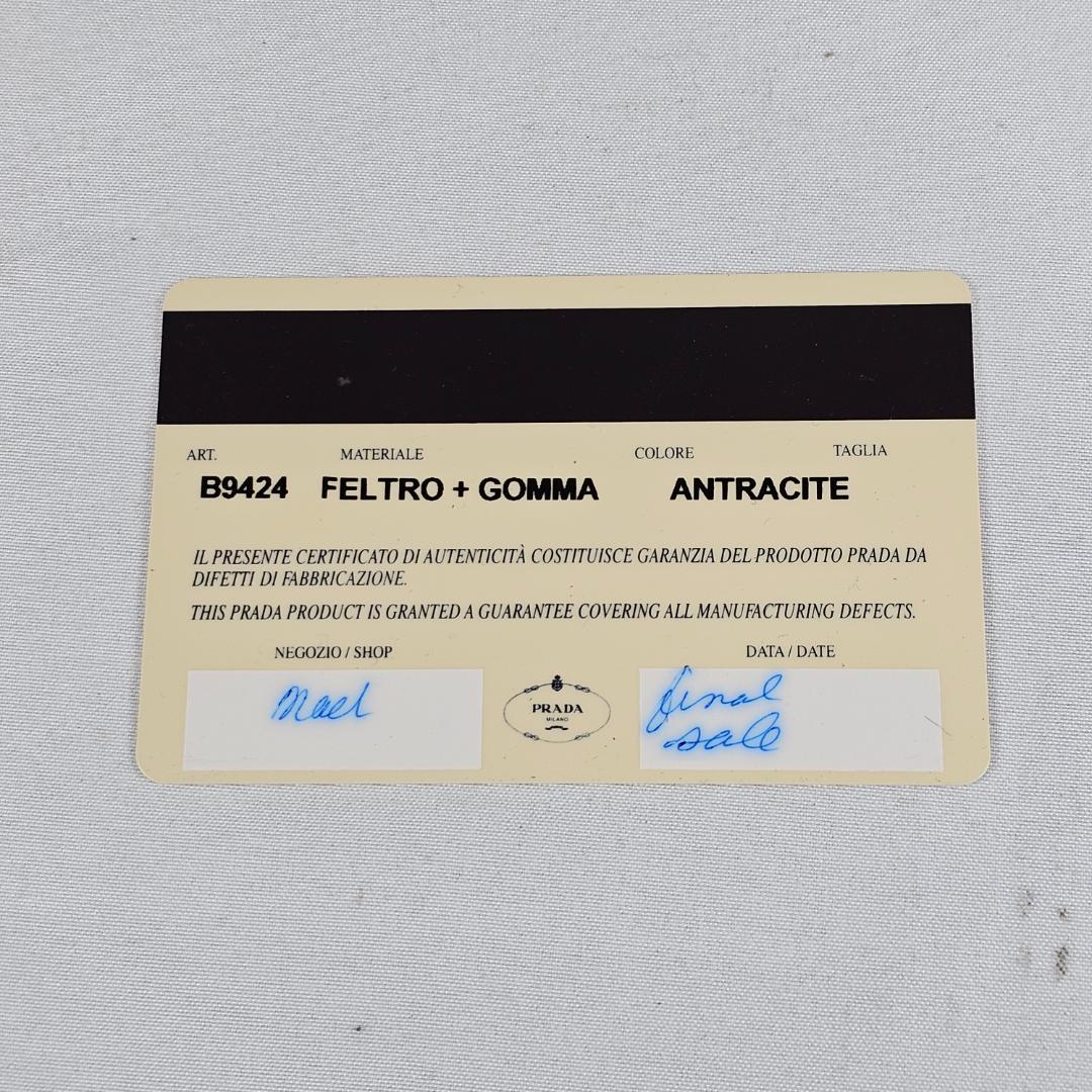 希少 PRADA フェルト トートバッグ チャコール 42 - メルカリ