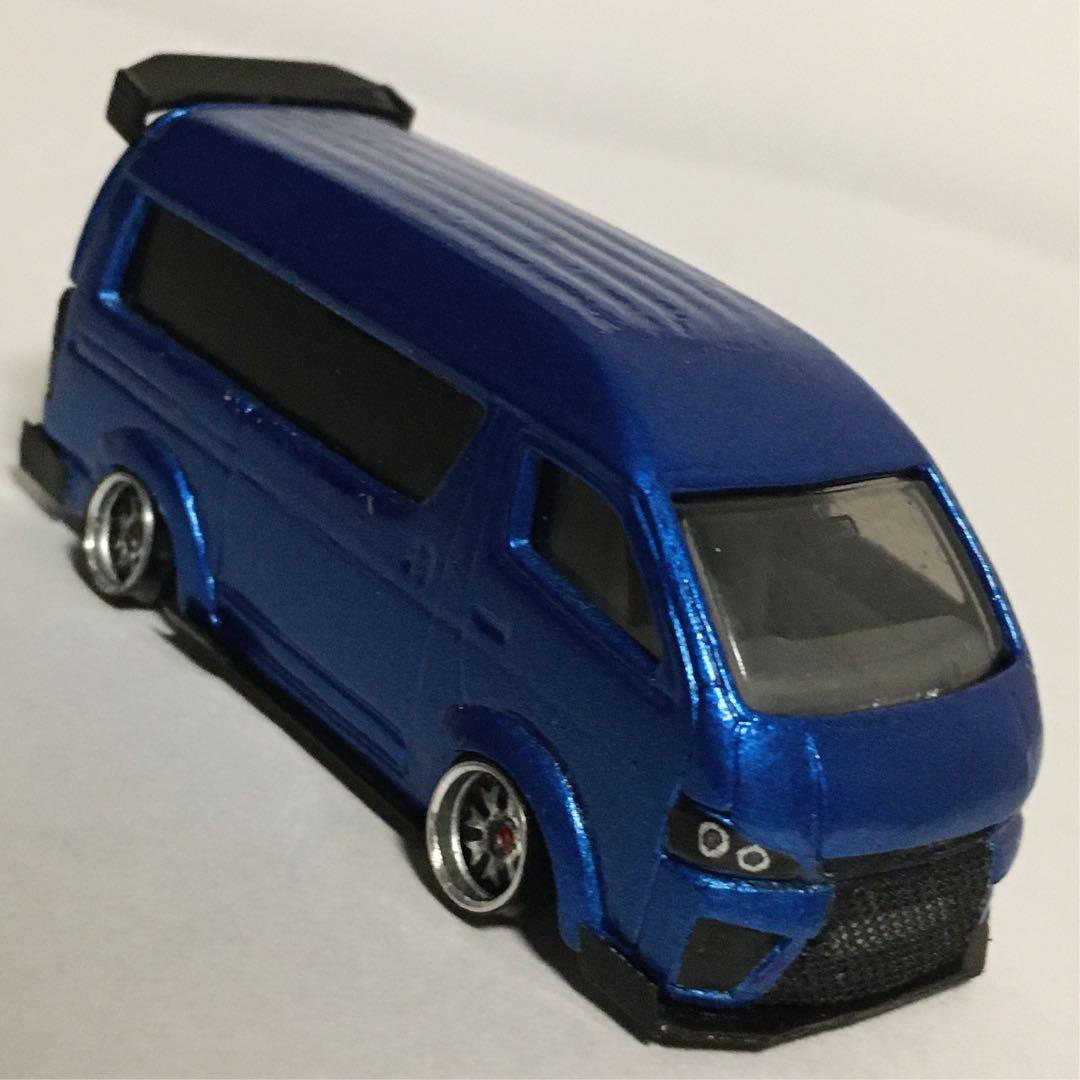 トミカ 改造 ハイエース フルエアロ 深リムローダウン 1/64サイズ男性
