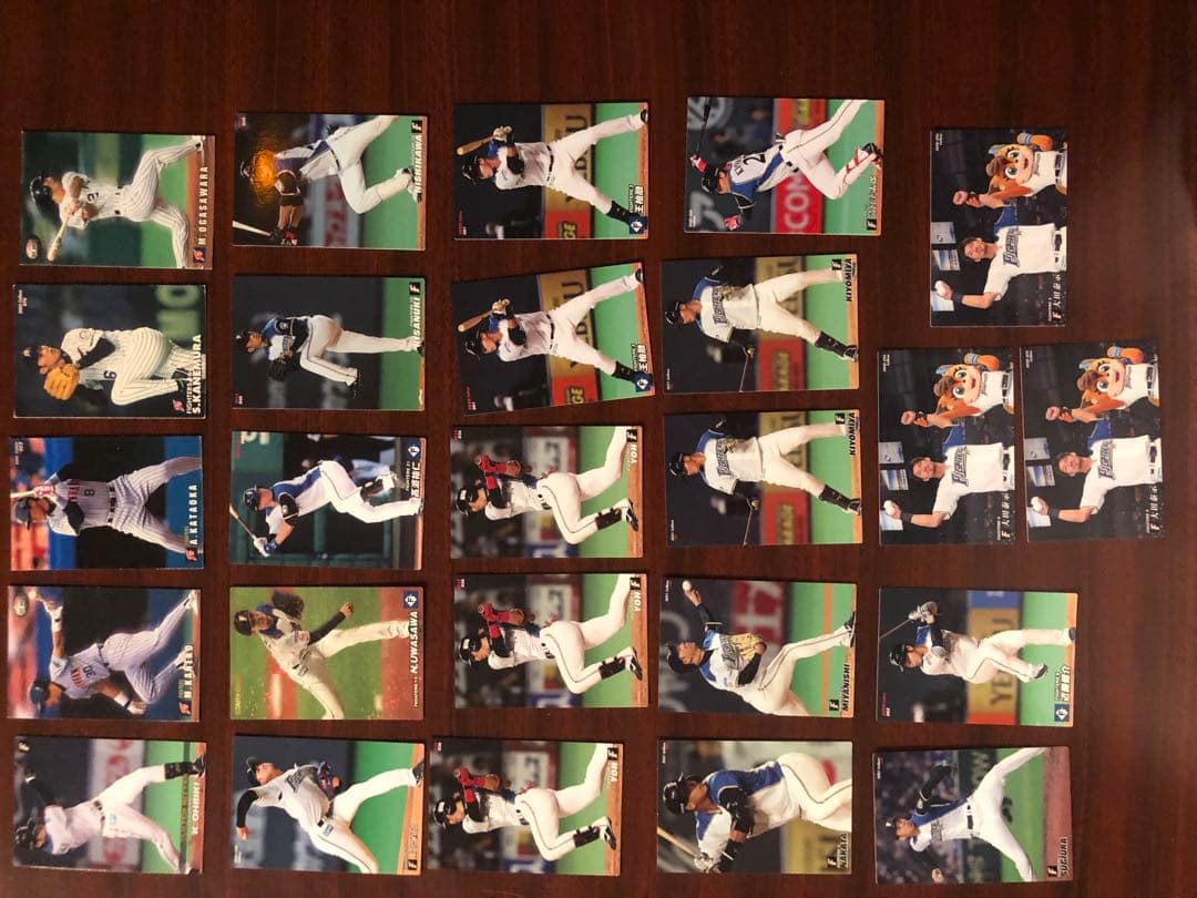 プロ野球チップス　北海道日本ハムファイターズ26枚セット 北海道日本ハムファイターズ】カルビー 2025 プロ野球チップス第1弾