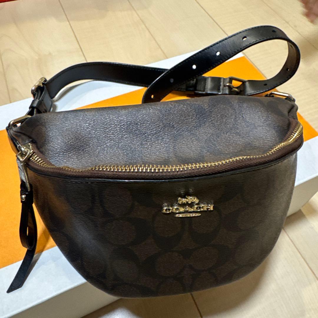 COACH ロゴ入りブラウンウエストポーチ　ボディーポーチ コーチ COACH ポーチ （ブラウン） - ファッション通販 MAGASEEK