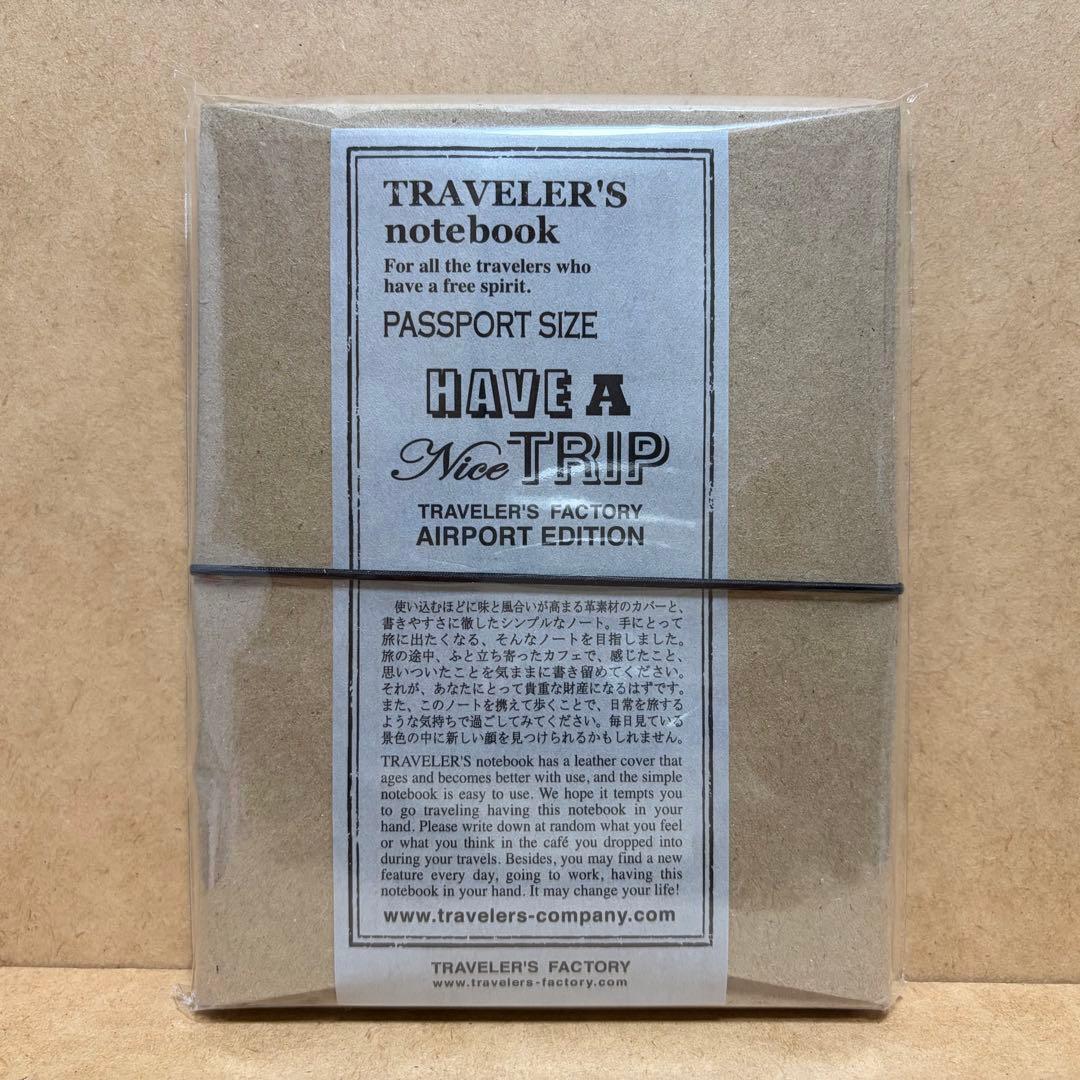 パスポートサイズ⭐︎成田空港限定 トラベラーズノート トラベラーズノート ブラック（成田パスポート）のエイジング〜使用1