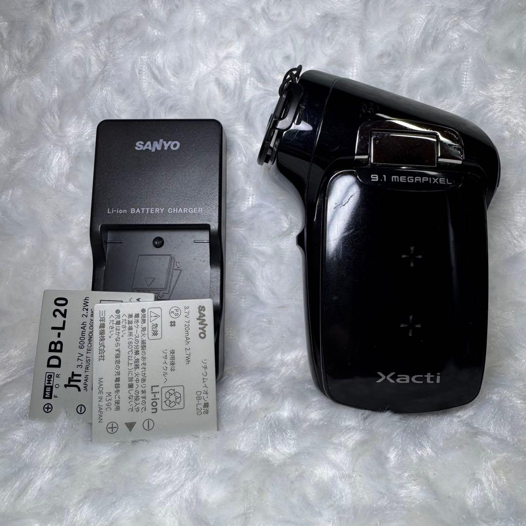 ビデオカメラ SANYO Xacti DMX-CG9 三洋、910万画素CMOS搭載ムービー「DMX-CG9」 - 価格.com