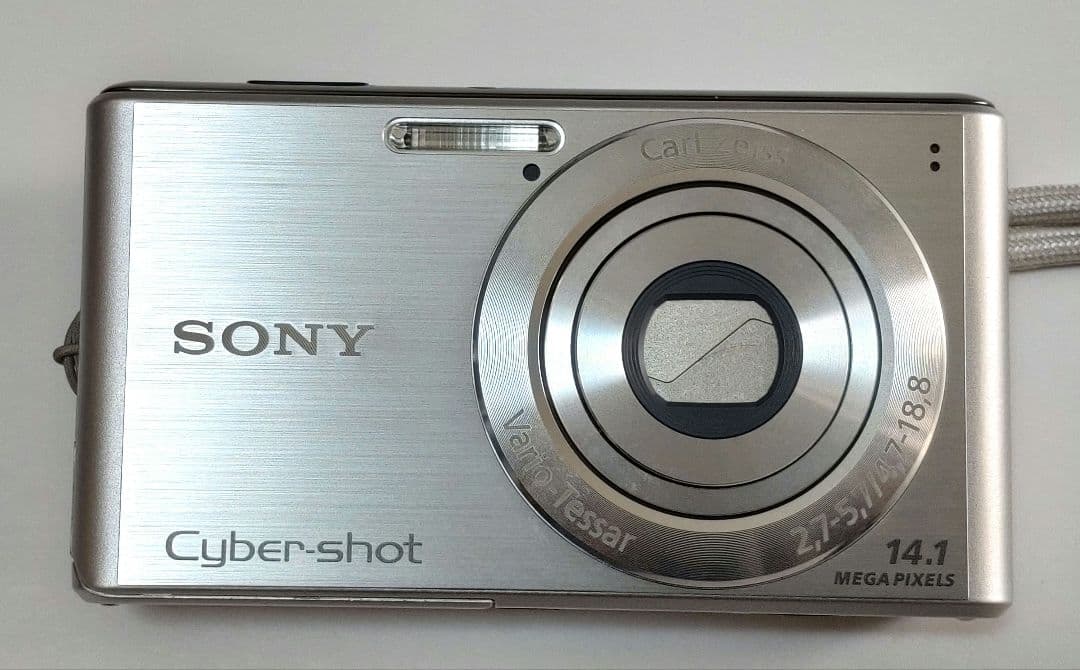Sony Cyber-shot DSC-W530 デジタルカメラ　シルバー Amazon.com : Sony Cyber-Shot DSC-W530 14.1 MP Digital Camera with