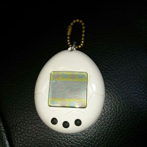 初代たまごっち 白 - メルカリ