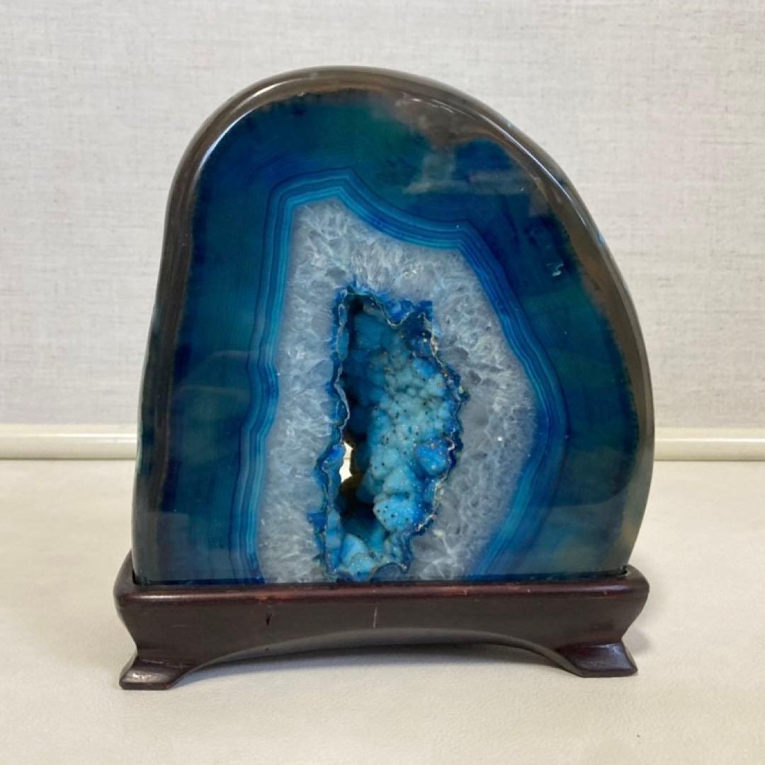 瑪瑙 メノウ 鑑賞石 飾り石 置物 オブジェ 木製 台座付き 青 ブルー