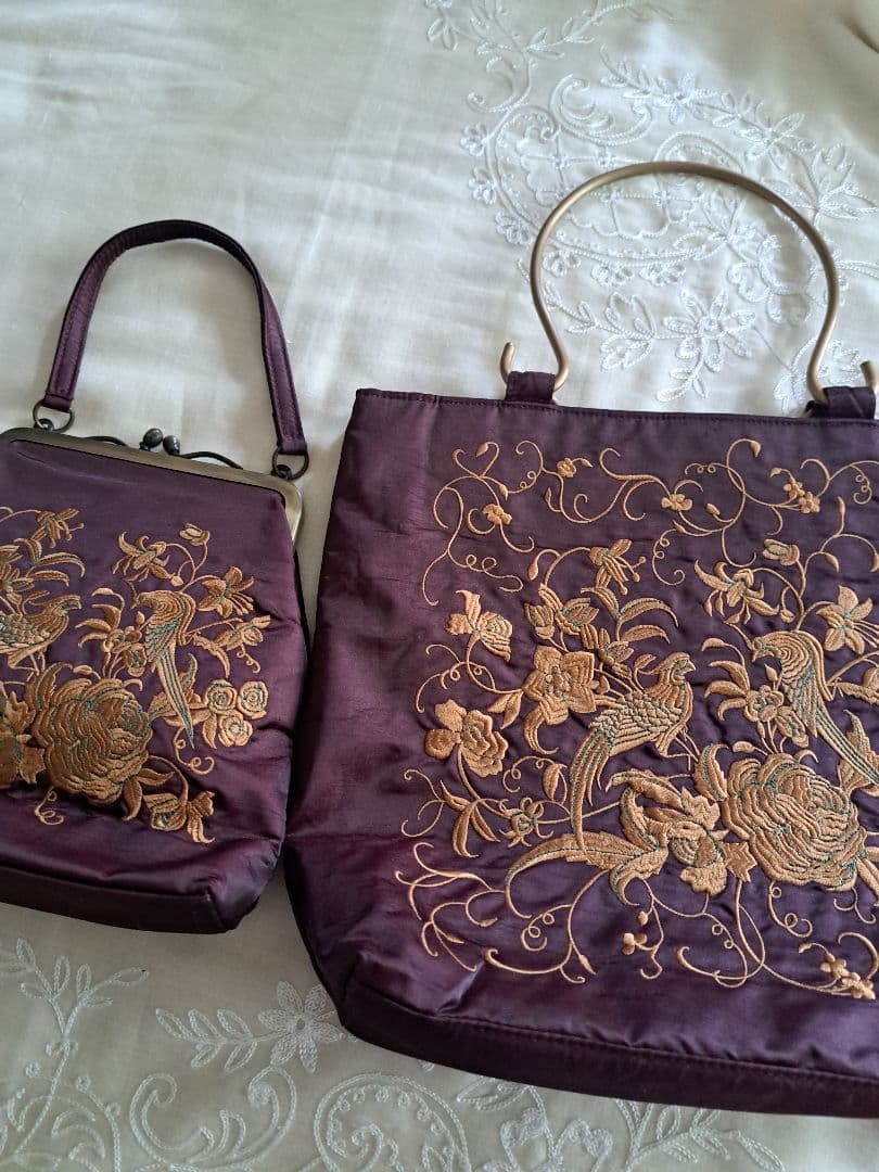 茶色(赤紫)の袋物刺繍バッグと小物刺繍バックセット 茶色(赤紫)の袋物刺繍バッグと小物刺繍バックセット