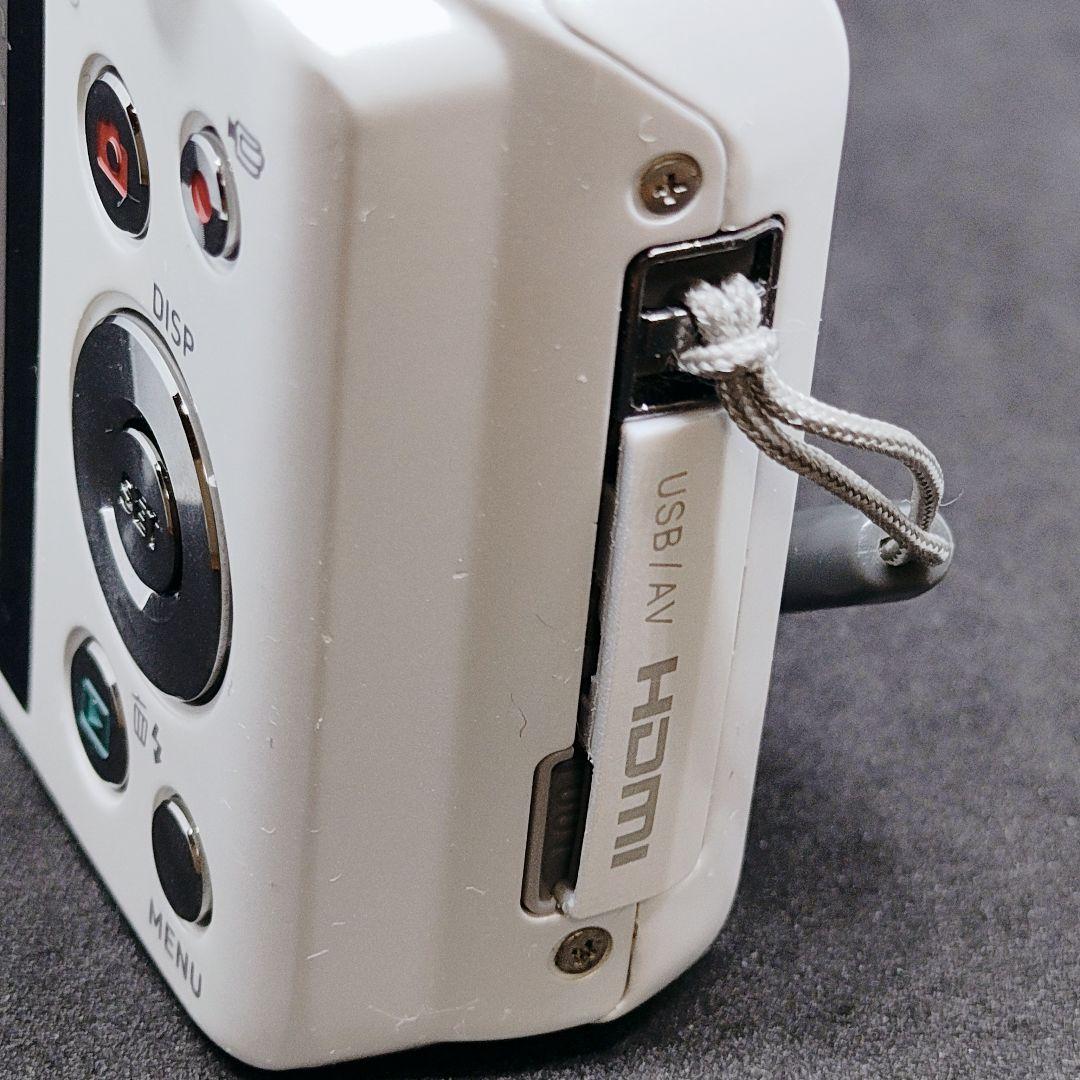 レア ビックロ限定】CASIO EXILIM EX-ZR400 ホワイト