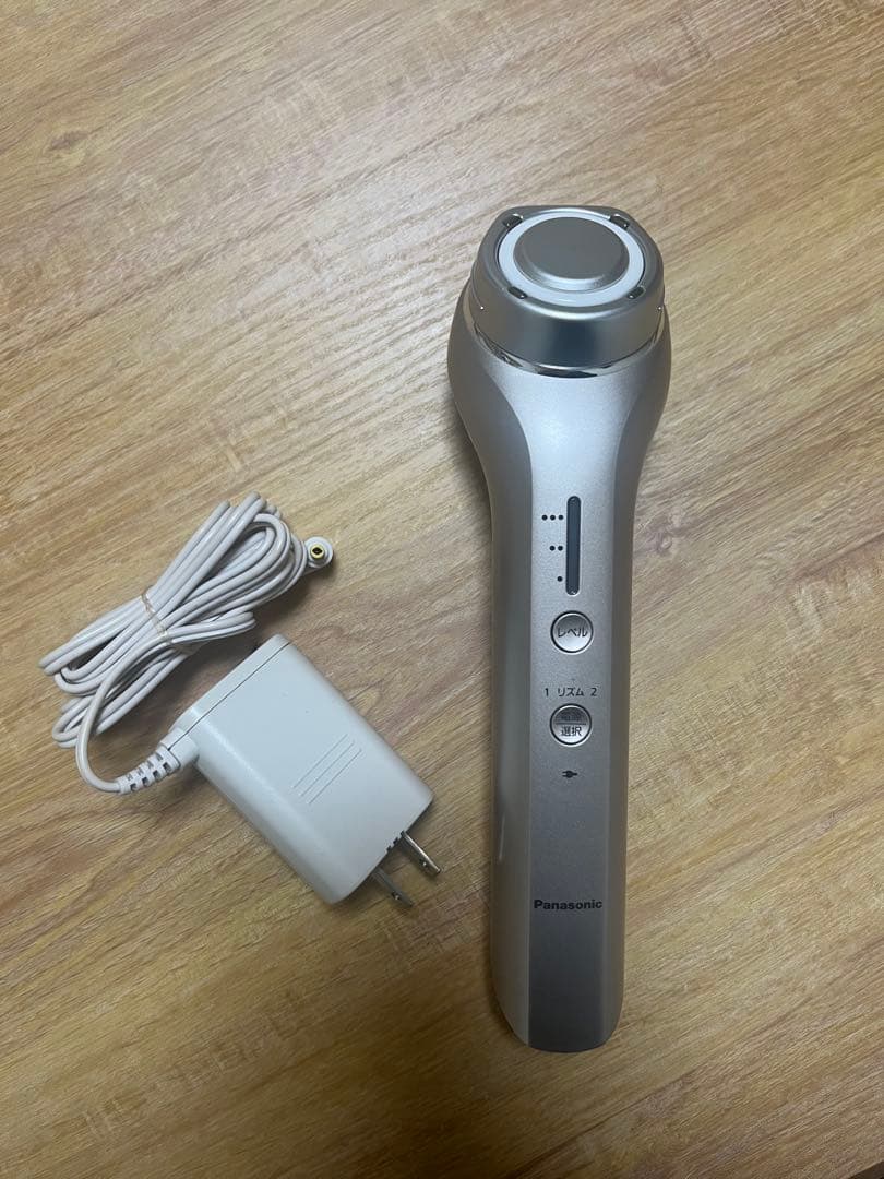 パナソニック 美顔器 RFゴールド調 EH-SR73-N Panasonic / RF美顔器 EH-SR73 N（ゴールド調）の公式商品情報｜美容