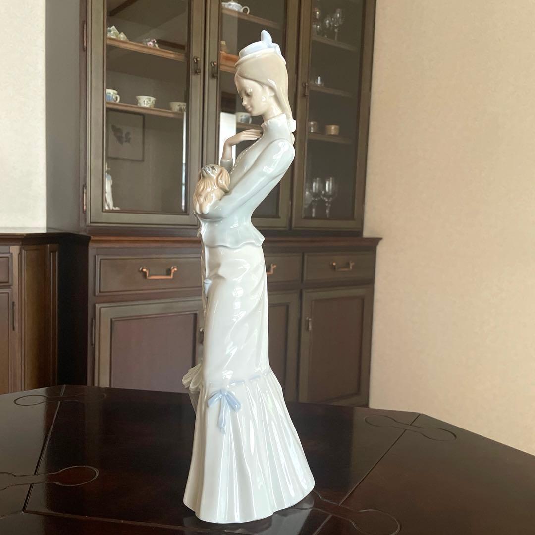 極美品】大きめ リヤドロ LLADRO リアドロ 仔犬を抱く貴婦人 犬 陶器