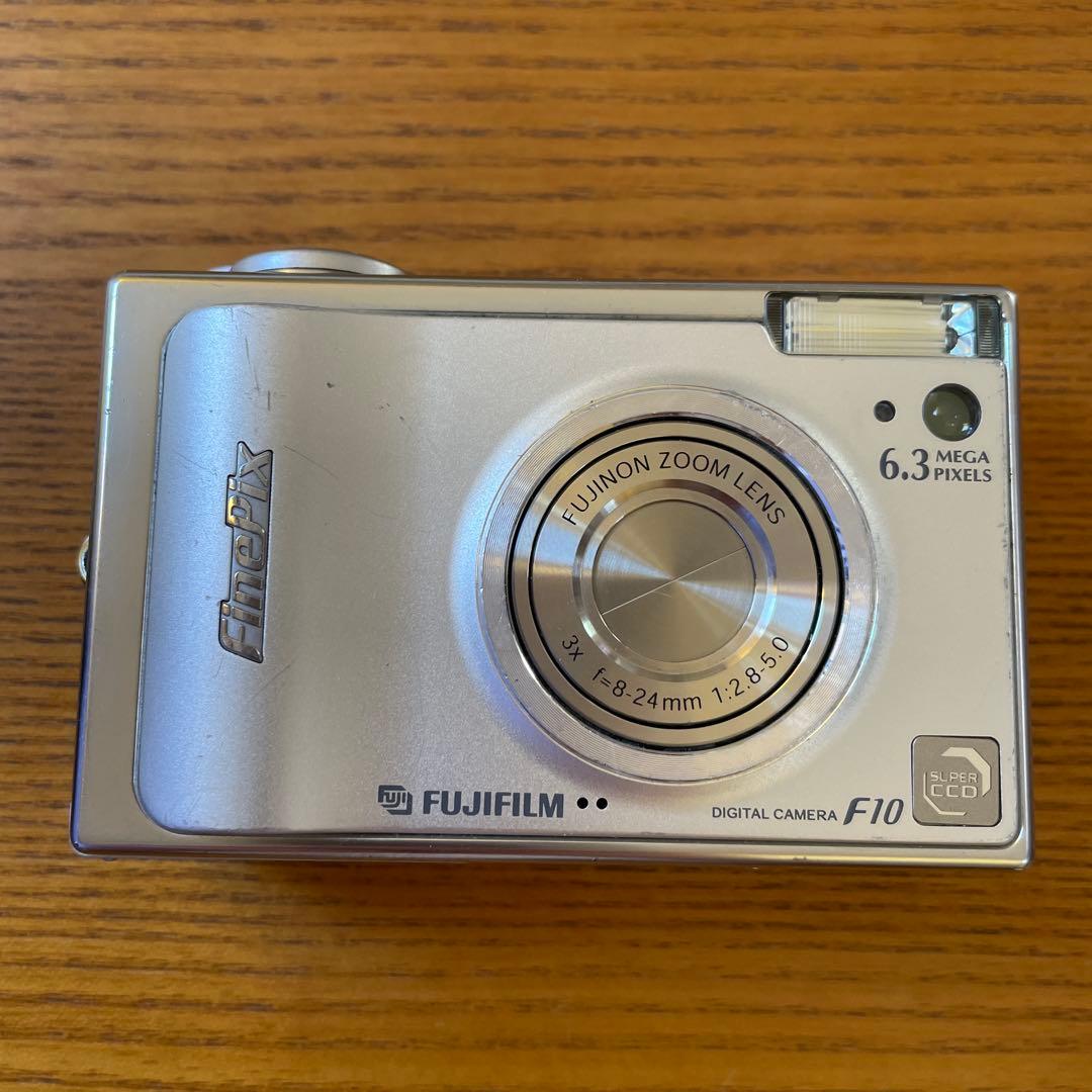 Fujifilm FinePix F10 デジタルカメラ　動作確認済み オールドデジカメの凱旋：富士フイルムFinePix F10（2005年