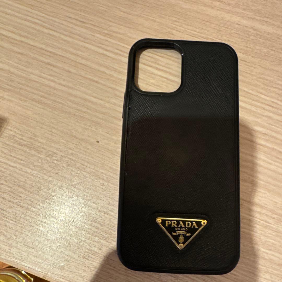 PRADA ブラック iPhone12.12Pro用ケース - メルカリ