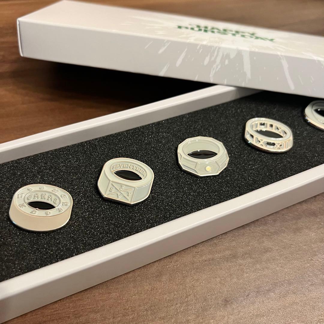 SEVENTEEN 指輪ピンバッチセット - メルカリ