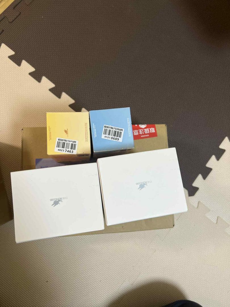 Big into Energy 2箱 + PIN FOR LOVE ピース 2箱