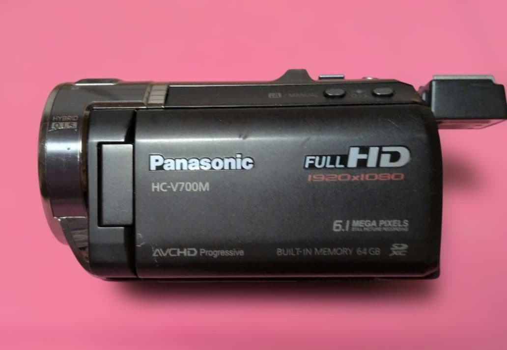 ゆ*み様 パナソニック　Panasonic HC−V700M ビデオカメラ 20 Panasonic HC-V700M HD camcorder with 16GB of flash memory at