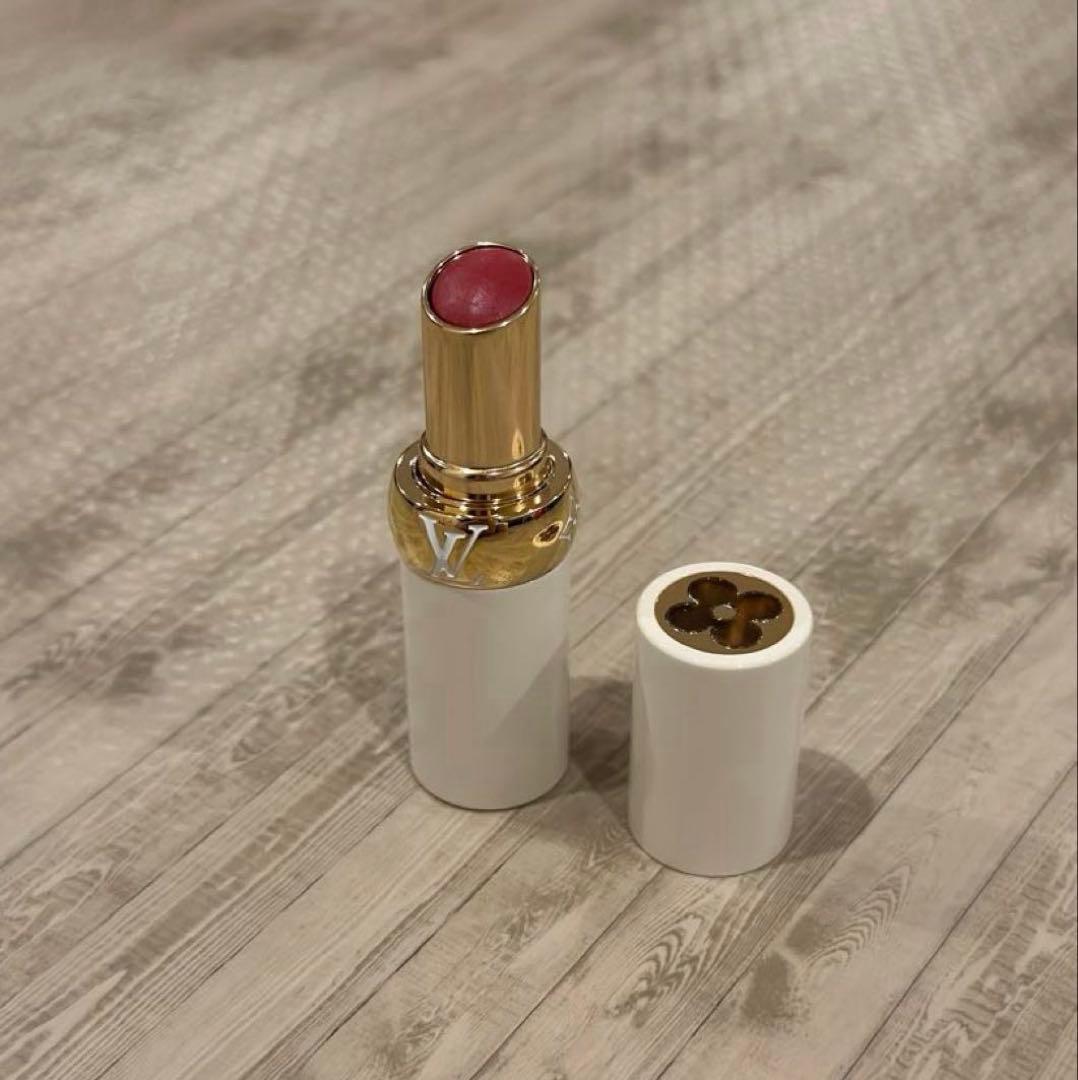 ルイヴィトン　リップバーム 020 ローズエサンシエル ルイヴィトン リップバーム 020 ローズエサンシエル ルイヴィトン