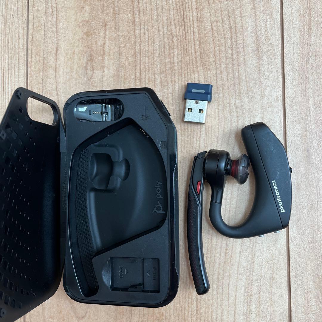 Poly Voyager 5200 UC Bluetooth PC接続ドングル Amazon.com: Poly Voyager 5200 UC Bluetooth Headset 7K2F3AA Bundle