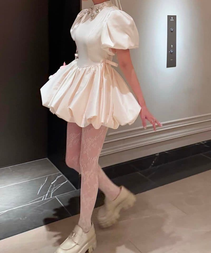 トリートユアセルフ サテンバルーンペプラムミニワンピース ピンク