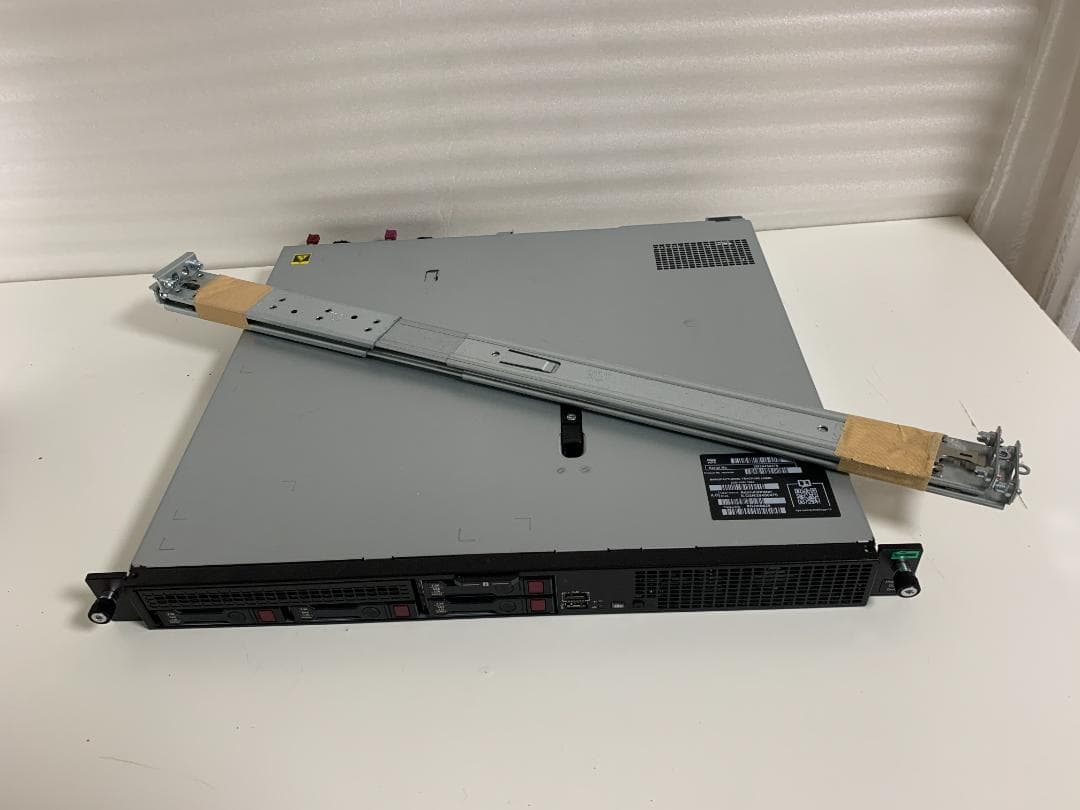 サーバー HP ProLiant DL20 Gen10 3.5GHz 32GB 4TB