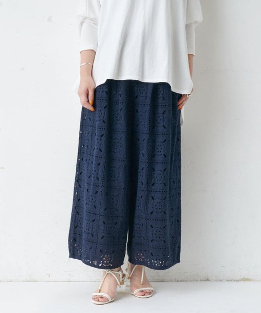 新品　ビアズリー　スクエアカットレースパンツ　ネイビー anySiS レースセットアップ濃ネイビーパンツドレス (S) をレンタル