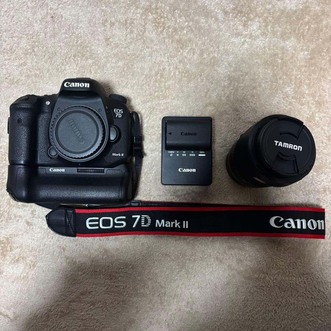 Canon EOS 7D Mark II + Tamronレンズ　バッテリー4個 EOS キヤノン Canon 7D Mark II EF-S 55-250mm STM 望遠 レンズセット