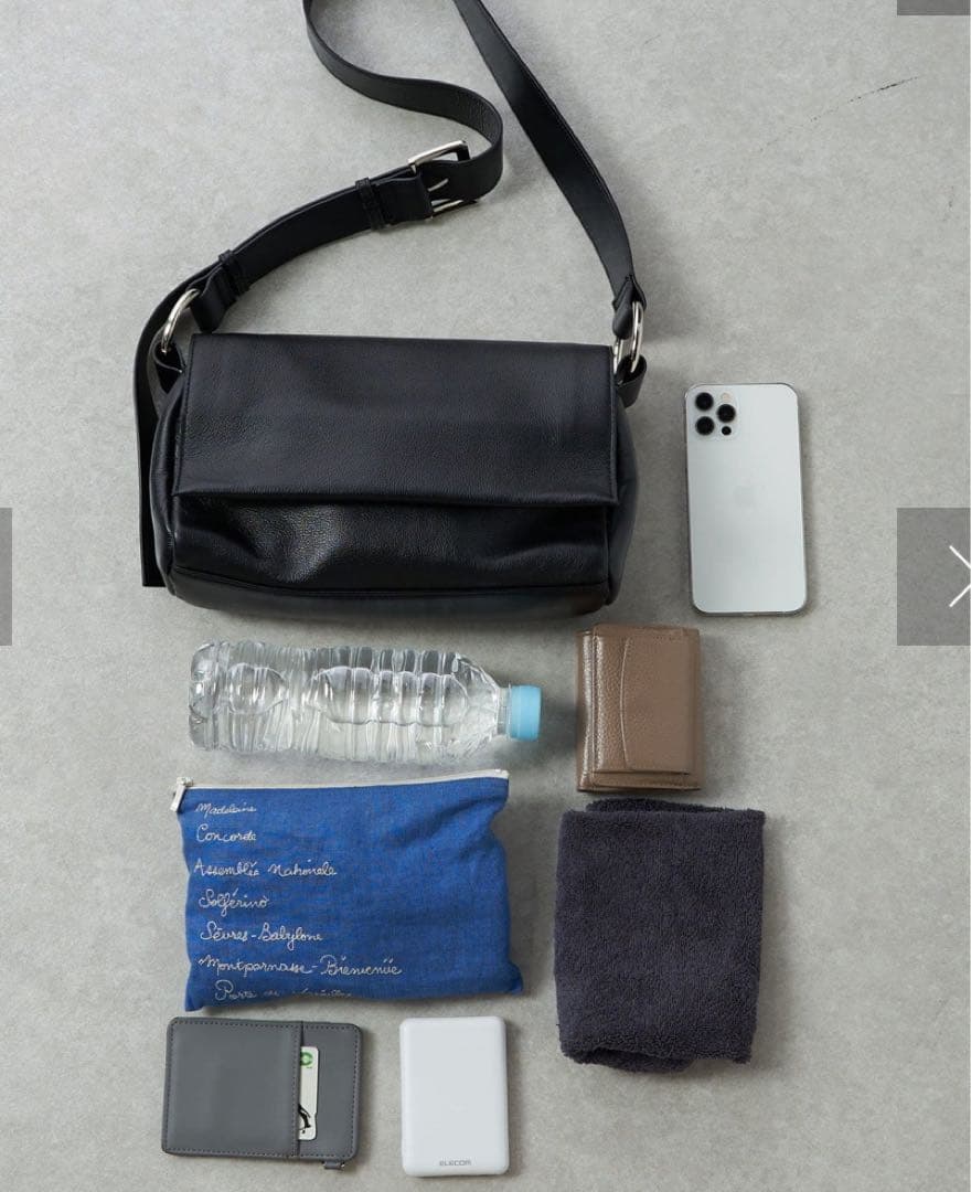 ビアズリー《ベルト付替え可》レザーボディバッグ新品未使用ブラック