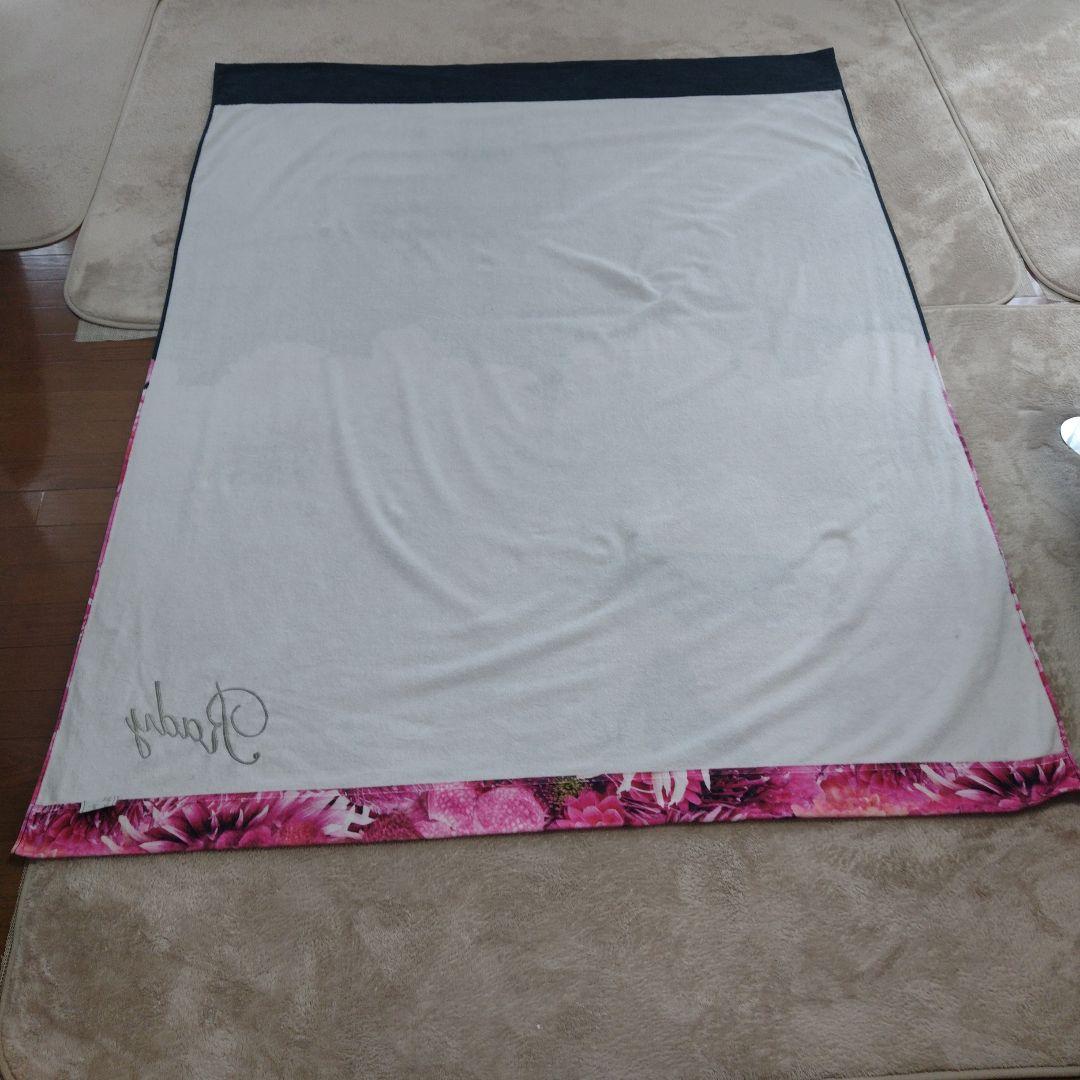 Rady レディ リゾートフラワー柄タオルケット黒 激レア！ - メルカリ