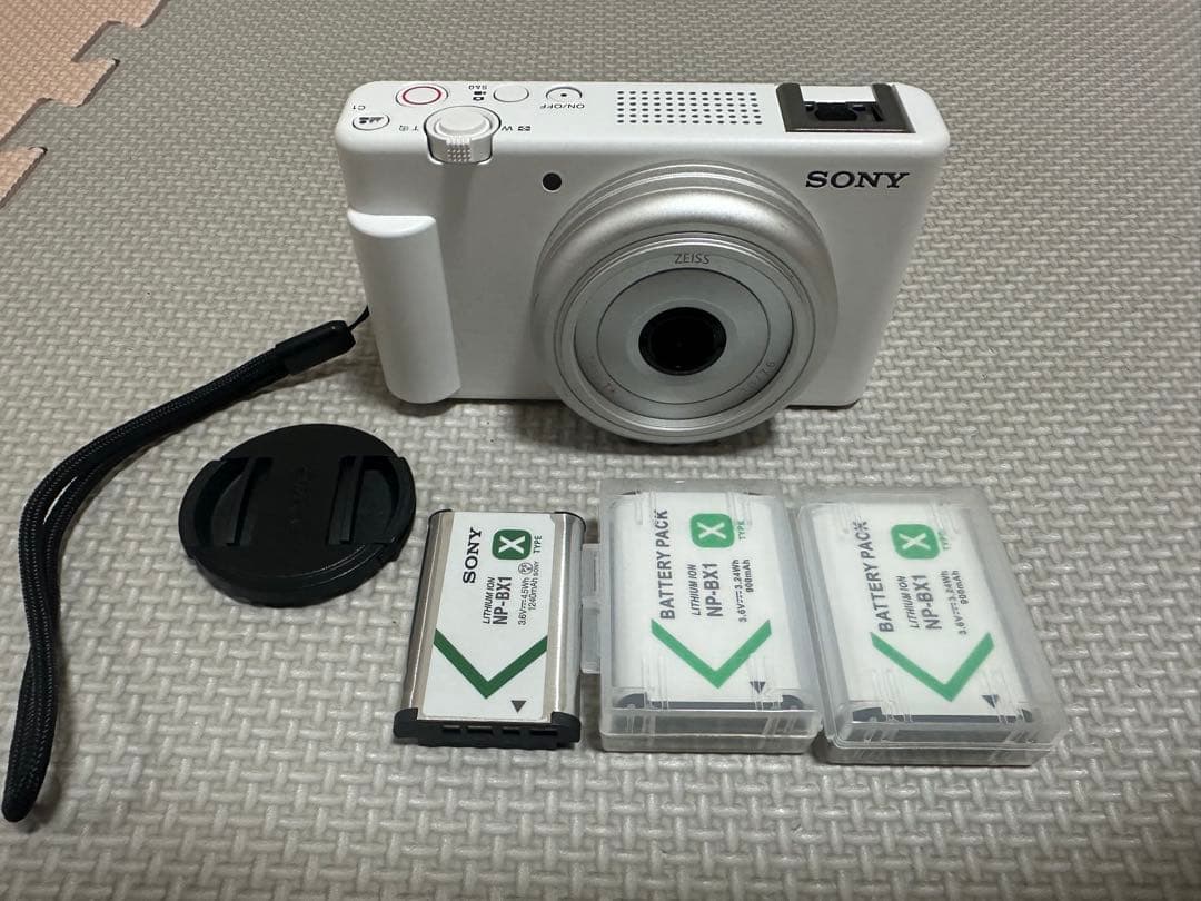 SONY コンパクトデジタルカメラ ホワイト ZV-1F Amazon.co.jp: ソニー / Vlog用カメラ / VLOGCAM / デジタルカメラ