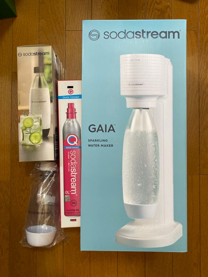 【新品未使用】sodastream GAIA 炭酸水メーカー ホワイト sodastream（ソーダストリーム） GAIA(ガイア)スターターキット 特別