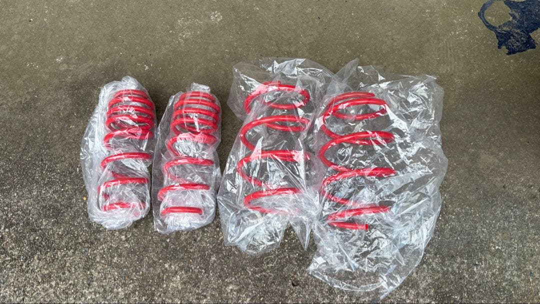 新しいサスペンションスプリング4個セットプリウスphv zvw52 ダウンサス RSR ダウンサス フロントのみ プリウスPHV ZVW52 H29.2〜 FF Sナビ