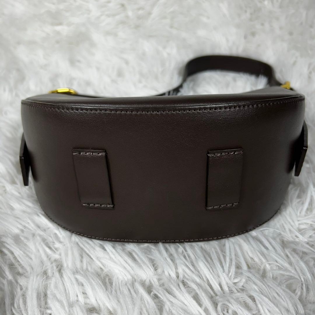 極美品✨クリスチャンヴィラ ラウンドショルダーバッグ ハーフムーン