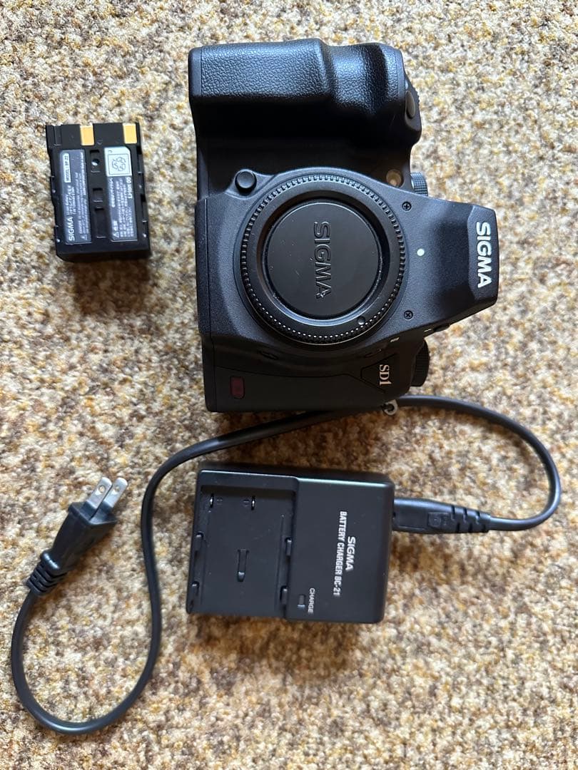SIGMA SD1 Merrill 本体+バッテリー+充電器 | Shop at Mercari from