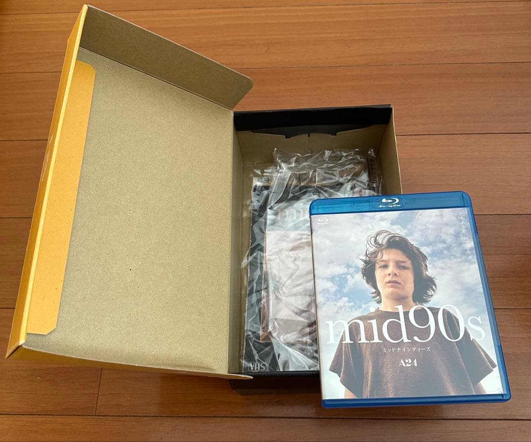 ★mid90s ミッドナインティーズ コレクターズ・エディションBlu-ray Amazon.com: mid90s ミッドナインティーズ コレクターズ・エディション