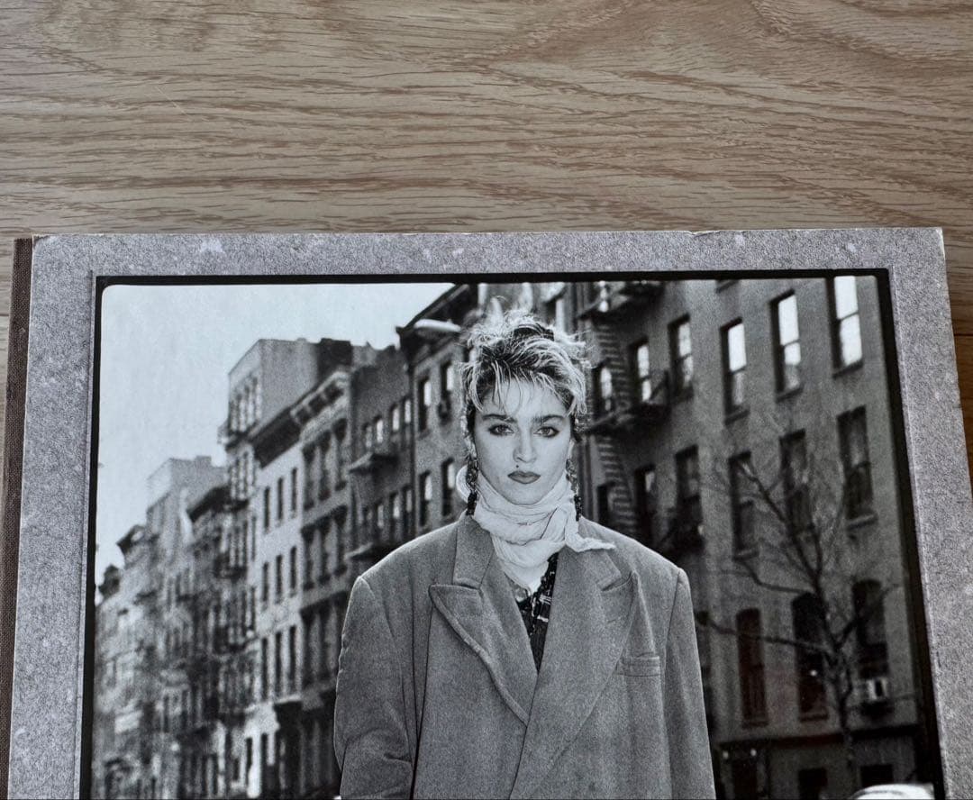 Amy Arbus 写真集 ON THE STREET 1980-1990 - メルカリ