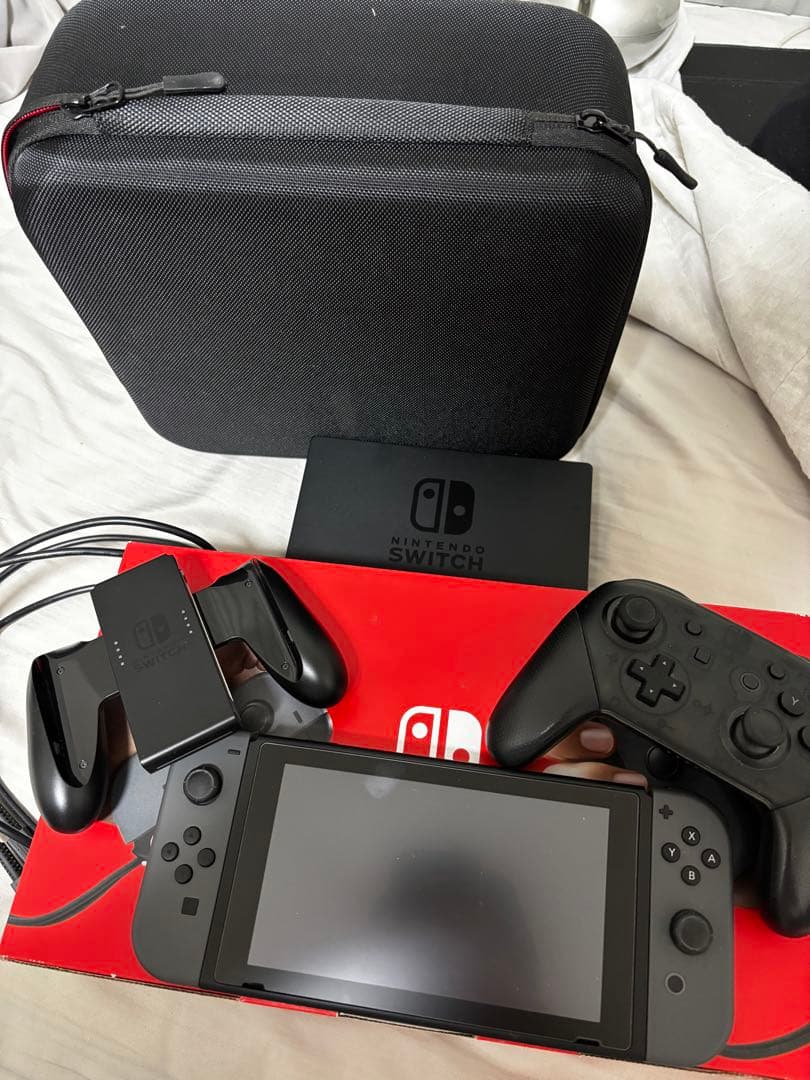Nintendo Switch 本体＋純正プロコン＋ケース ニンテンドースイッチ Amazon.co.jp: 【任天堂ライセンス商品】Nintendo Switch Pro