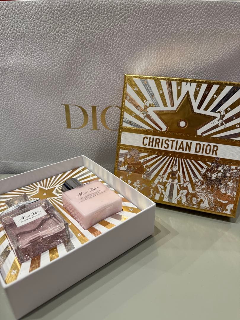 DIOR ホリデー限定　ミスディオール　セット Amazon.co.jp: ディオール ミスディオール ハンドクリーム & リップ