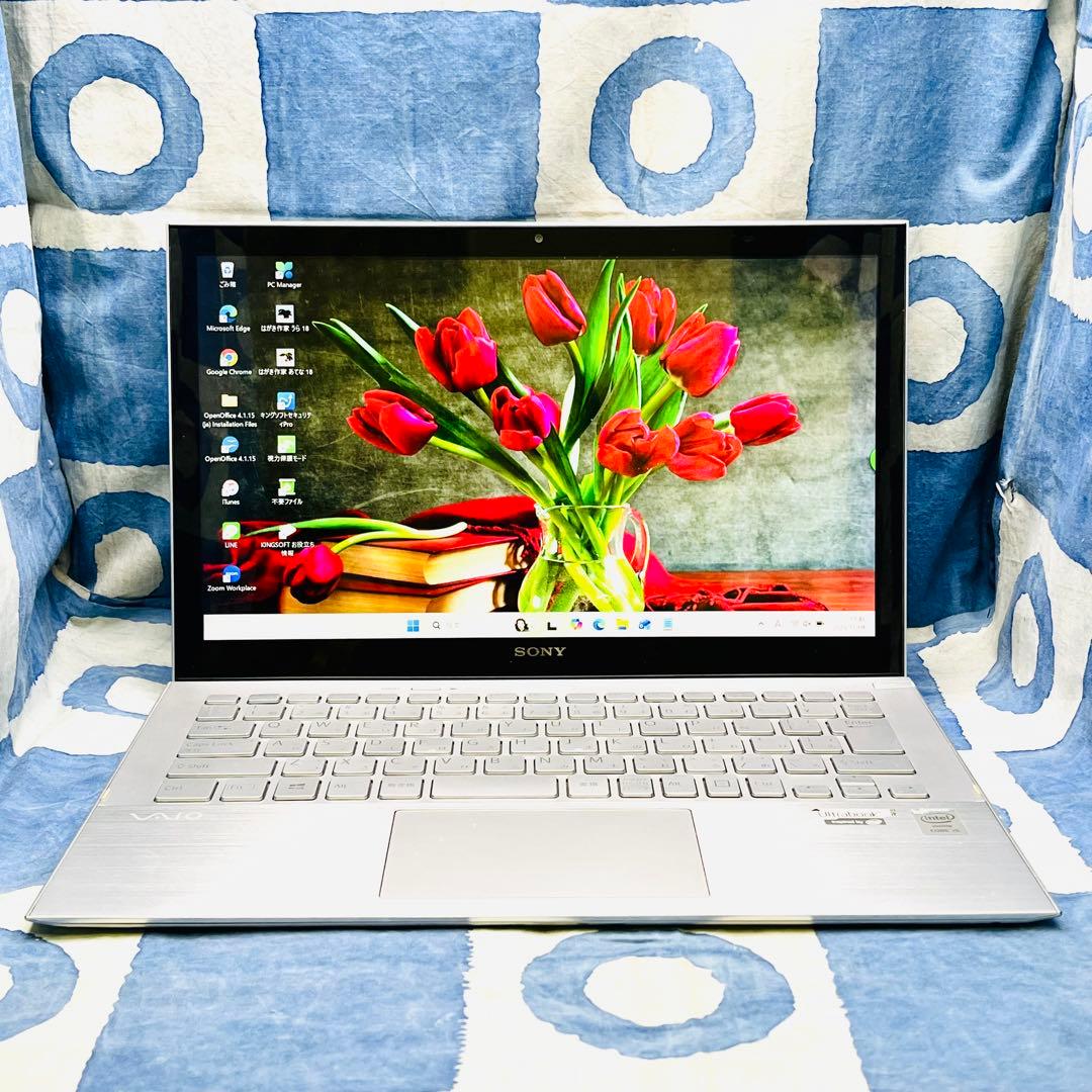 タッチパネル☆人気VAIO♡快適SSD☆i5☆お洒落シルバー♪カメラ！Win11 Hothotレビュー】ビジネスモバイルの頂点を目指して誕生した新生VAIO Z