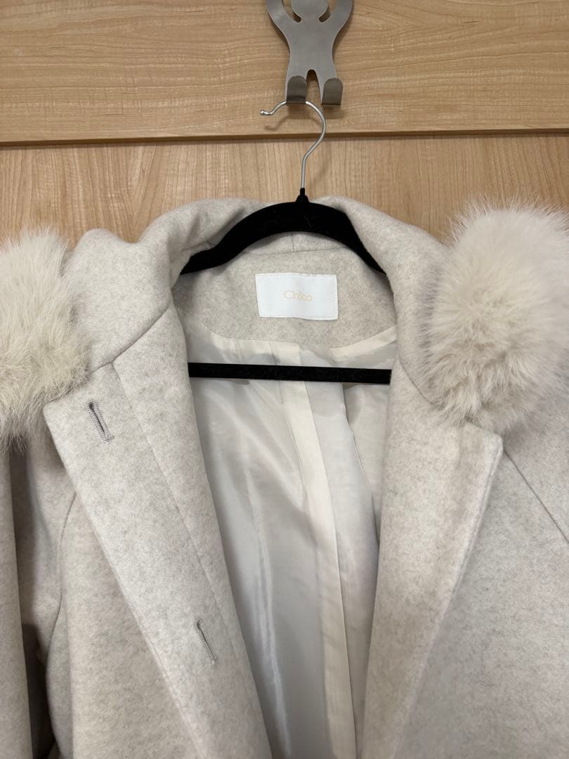 Chico ファー付きフード襟マルチwayケープコート アイボリー F - メルカリ