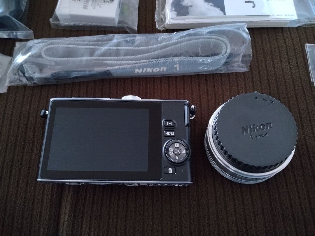 ほぼ未使用】Nikon 1 J4 MODEL Zoom Lens Kit 純正